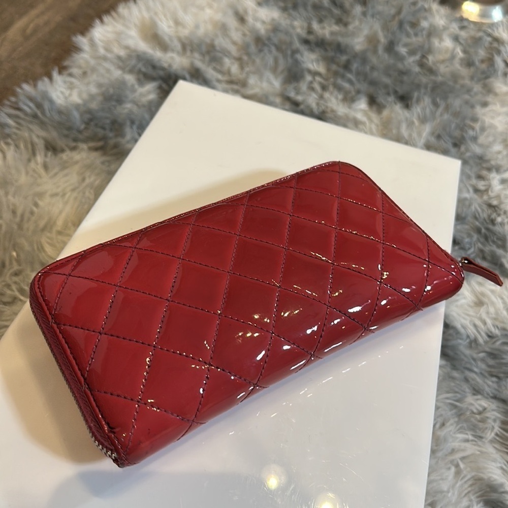 CHANEL - Auth. Hot Pink Quilted Patent Leather Long Zippy Classic Wallet Guc - Picture 4 of 14